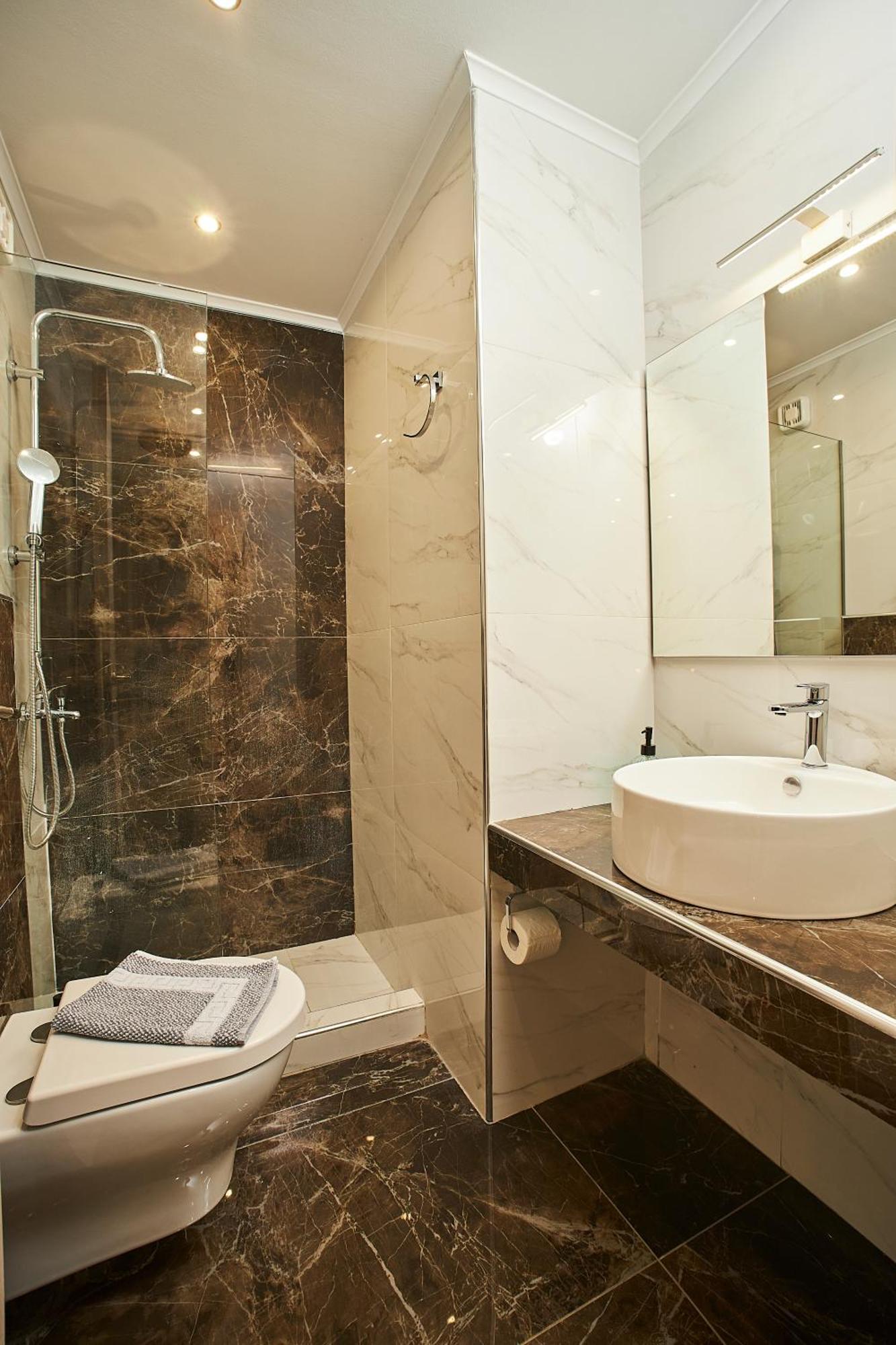 Marble Shine Apartment Near The City Center By Binobi! Szaloniki Kültér fotó